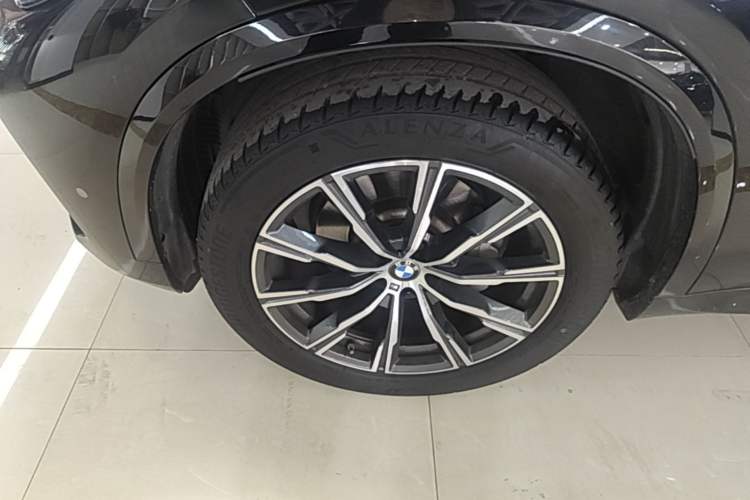 Used BMW X5 2020 xDrive30i M Sport Package Left Front Wheel Hub
