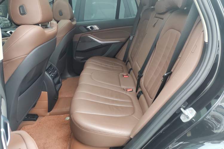 Used BMW X5 2020 xDrive40i M Sport Package Left Rear Seat
