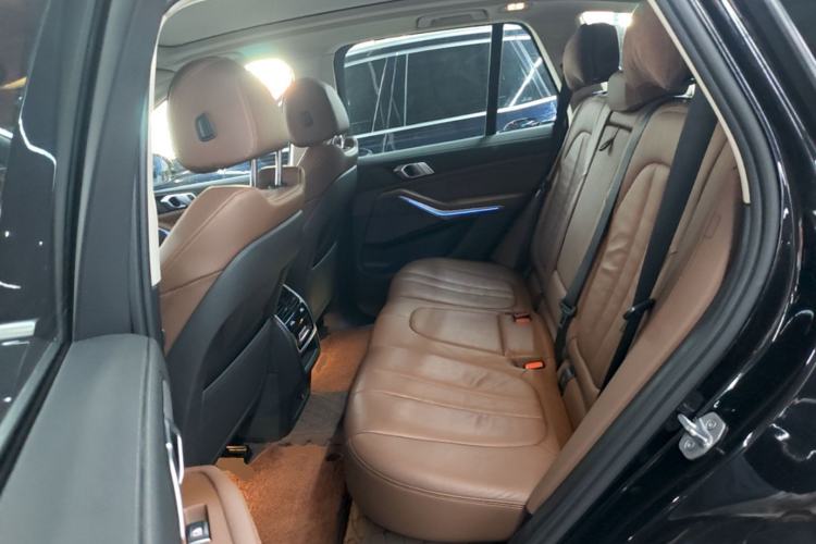 Used BMW X5 2020 xDrive40i M Sport Package Left Rear Seat