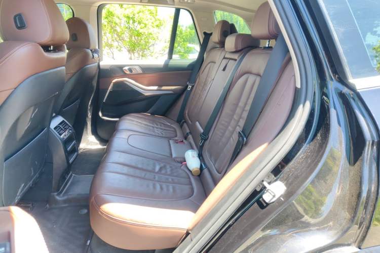 Used BMW X5 2020 xDrive30i M Sport Package Left Rear Seat