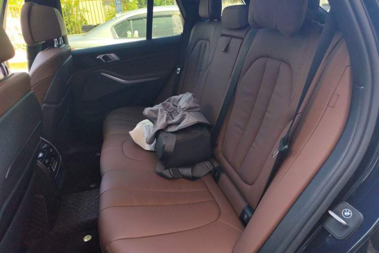 Used BMW X5 2020 xDrive40i Luxury Model with M Sport Package Left Rear Seat