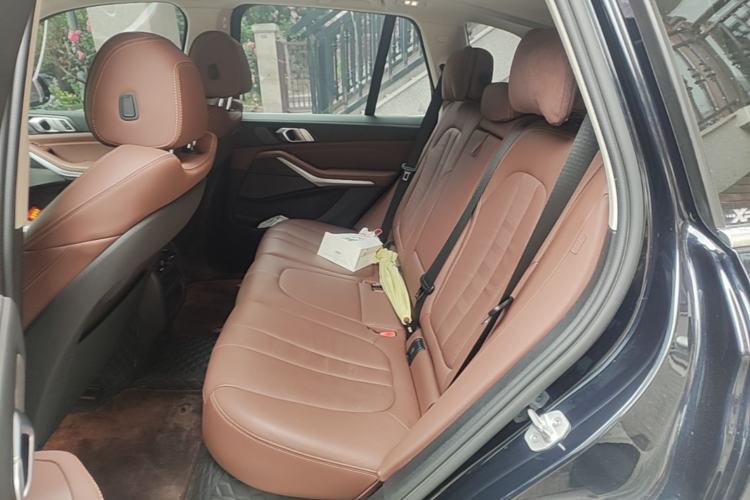 Used BMW X5 2020 xDrive40i M Sport Package Left Rear Seat