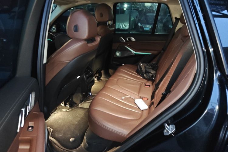 Used BMW X5 2020 xDrive40i M Sport Package Left Rear Seat