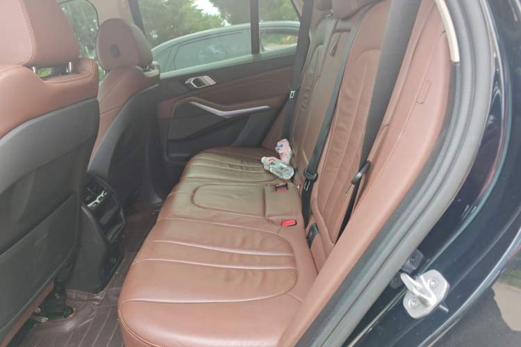 Used BMW X5 2020 xDrive40i M Sport Package Left Rear Seat
