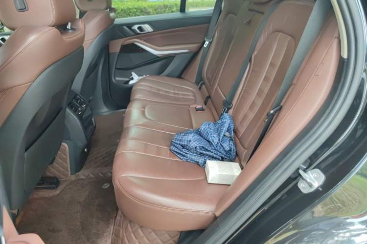 Used BMW X5 2020 xDrive40i M Sport Package Left Rear Seat