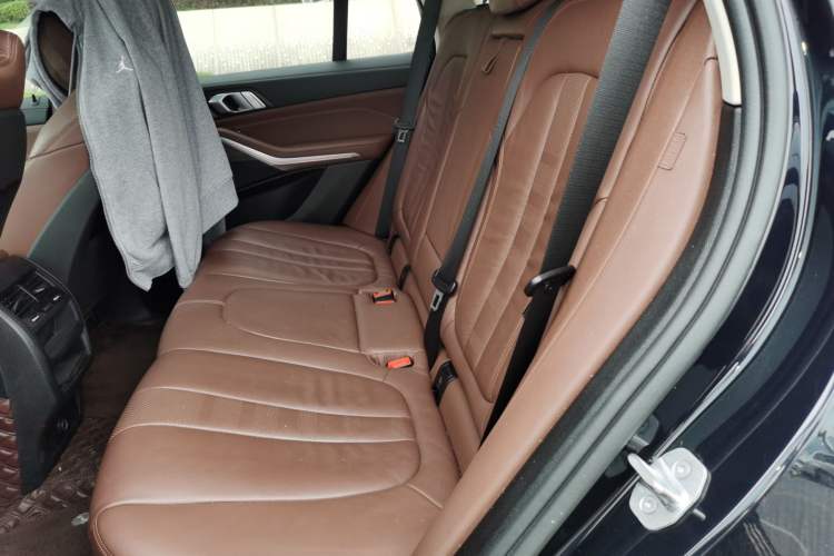 Used BMW X5 2020 xDrive40i M Sport Package Left Rear Seat