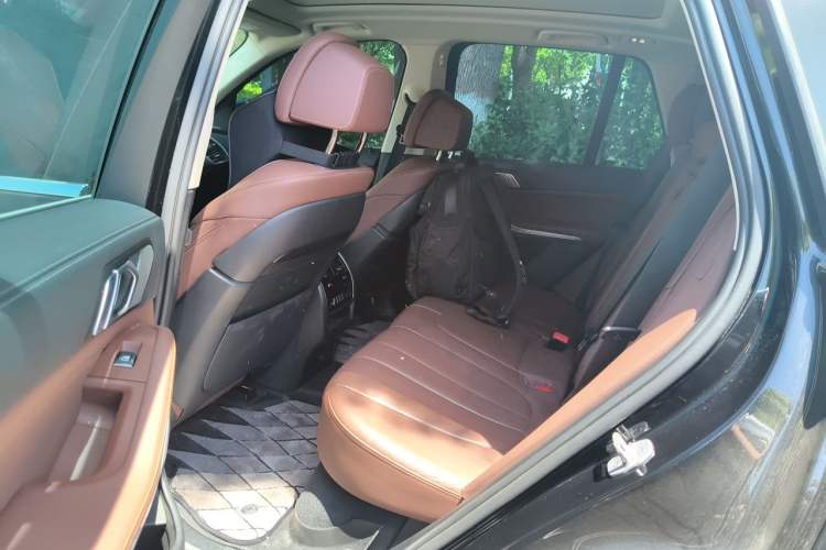 Used BMW X5 2020 xDrive40i Luxury Model with M Sport Package Left Rear Seat