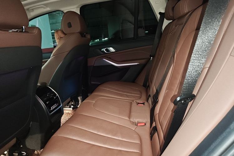 Used BMW X5  Left Rear Seat
