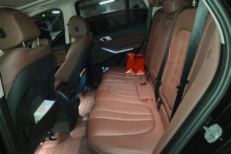 Used BMW X5 2020 xDrive40i M Sport Package Left Rear Seat