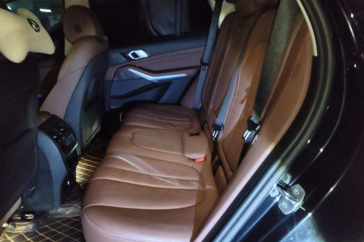 Used BMW X5 2020 xDrive40i M Sport Package Left Rear Seat