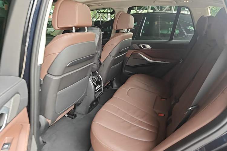Used BMW X5 2020 xDrive40i Luxury Model with M Sport Package Left Rear Seat