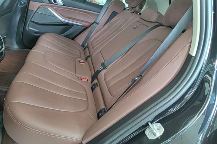 Used BMW X5 2020 xDrive40i M Sport Package Left Rear Seat