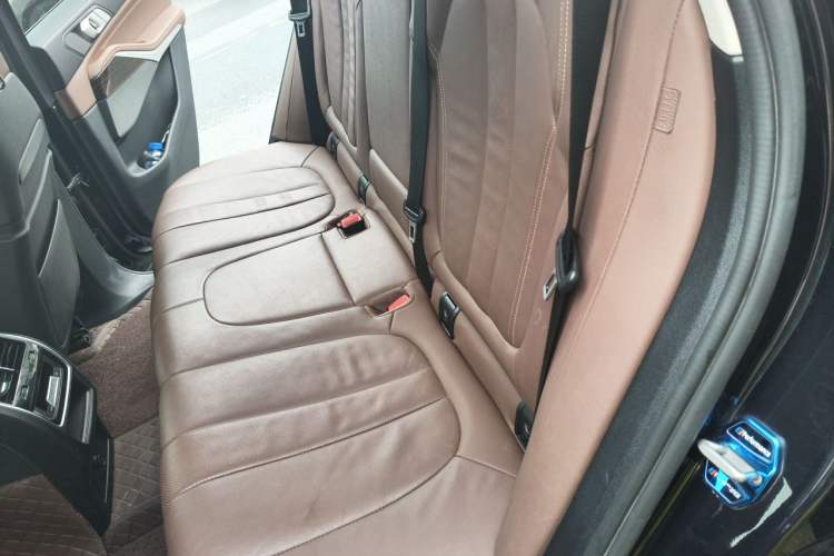 Used BMW X5 2020 xDrive40i Luxury Model with M Sport Package Left Rear Seat