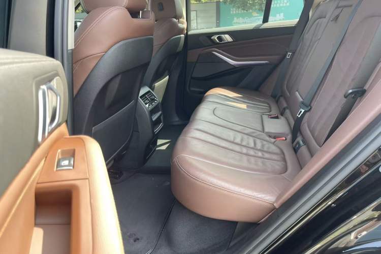 Used BMW X5 2020 xDrive40i M Sport Package Left Rear Seat