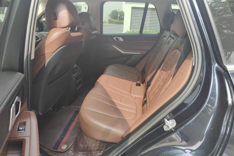 Used BMW X5 2020 xDrive30i M Sport Package Left Rear Seat