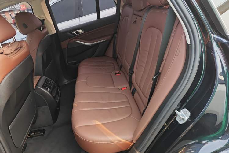 Used BMW X5 2020 xDrive30i M Sport Package Left Rear Seat
