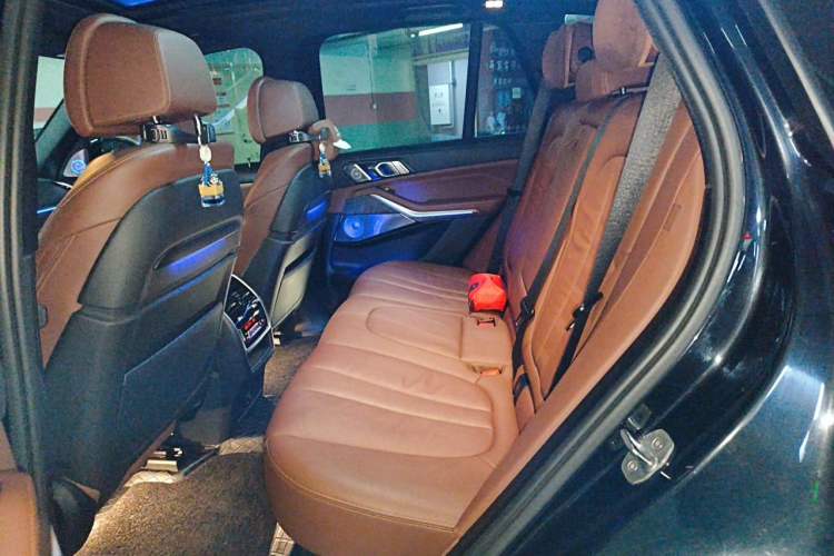 Used BMW X5 2020 xDrive40i Luxury Model with M Sport Package Left Rear Seat