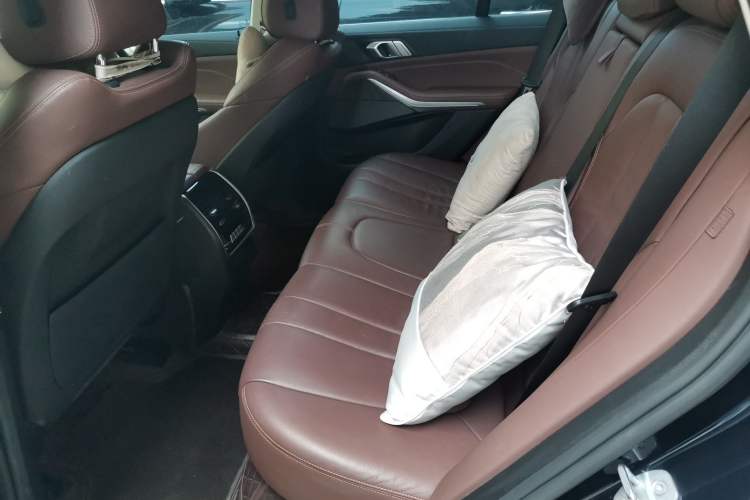 Used BMW X5 2020 xDrive40i M Sport Package Left Rear Seat
