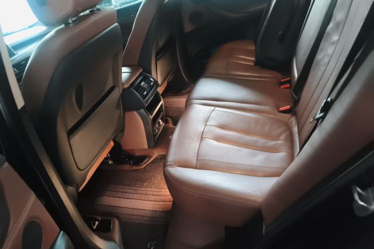 Used BMW X5  Left Rear Seat