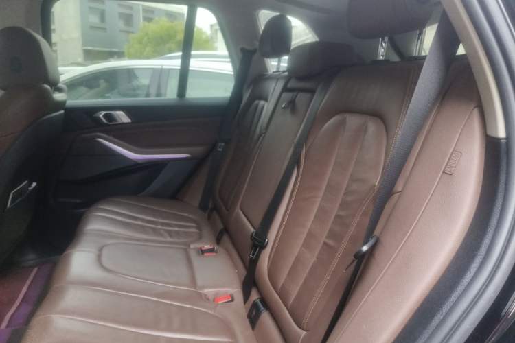 Used BMW X5 2020 xDrive40i M Sport Package Left Rear Seat