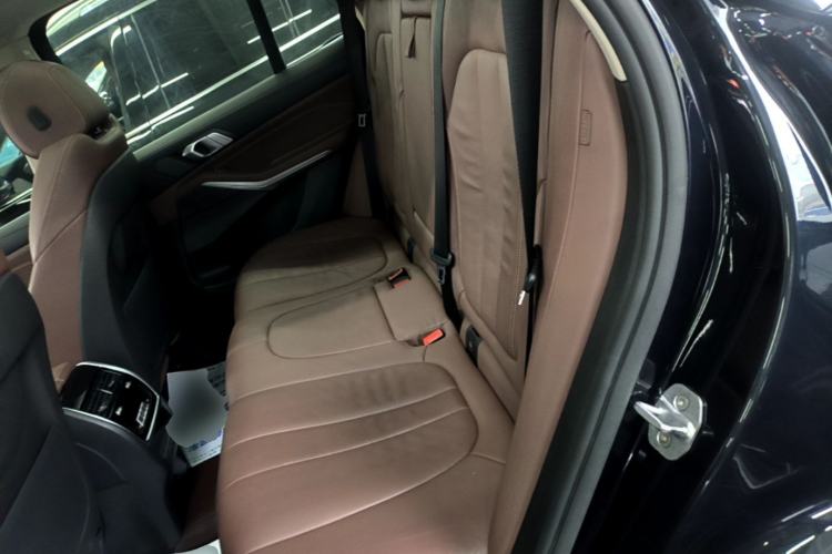 Used BMW X5 2020 xDrive40i M Sport Package Left Rear Seat