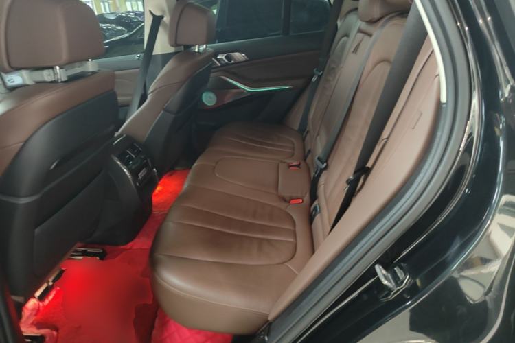 Used BMW X5 2020 xDrive40i Luxury Model with M Sport Package Left Rear Seat