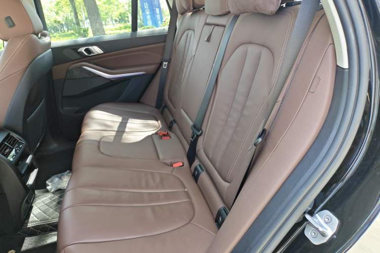 Used BMW X5 2020 xDrive40i M Sport Package Left Rear Seat