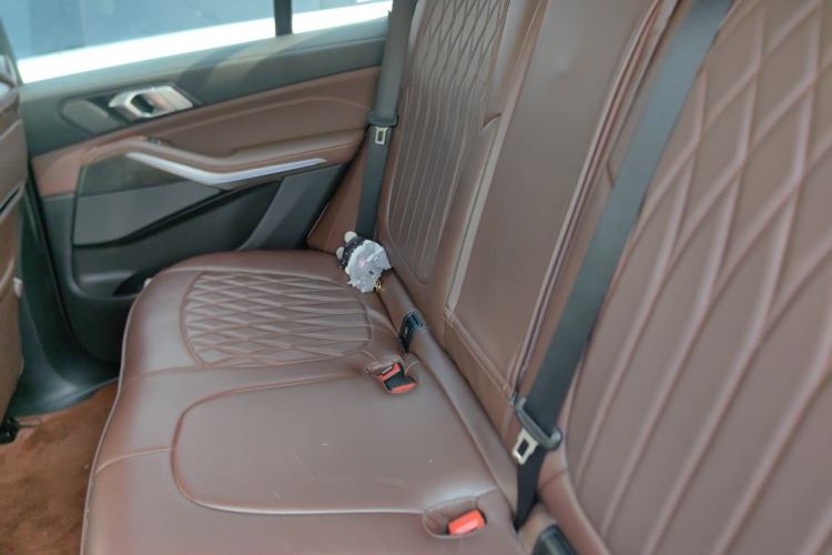 Used BMW X5 2020 xDrive40i M Sport Package Left Rear Seat