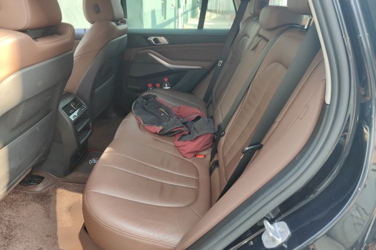 Used BMW X5 2020 xDrive40i M Sport Package Left Rear Seat