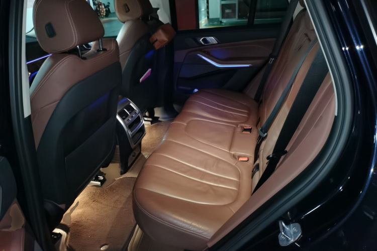 Used BMW X5 2020 xDrive40i M Sport Package Left Rear Seat