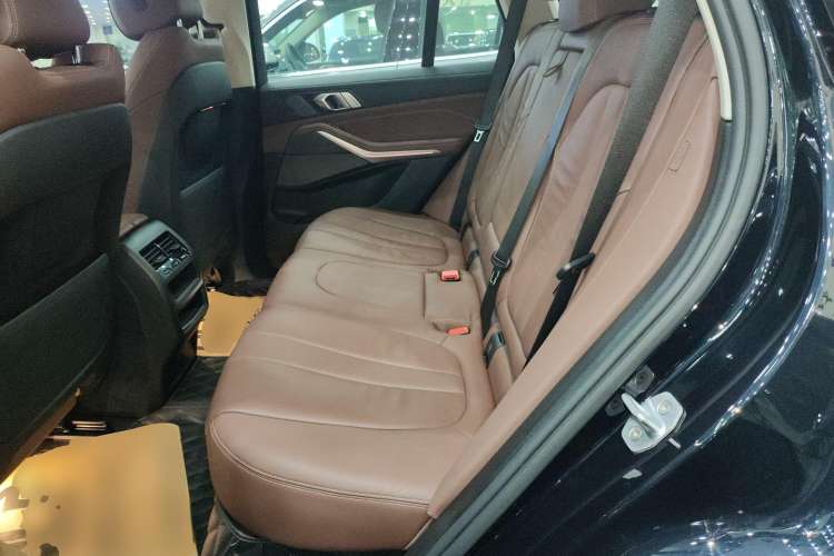 Used BMW X5 2020 xDrive40i M Sport Package Left Rear Seat