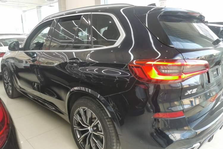 Used BMW X5 2020 xDrive40i M Sport Package Left Side