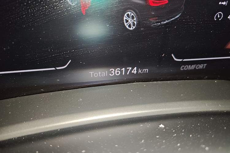 Used BMW X5  Odometer Close Up