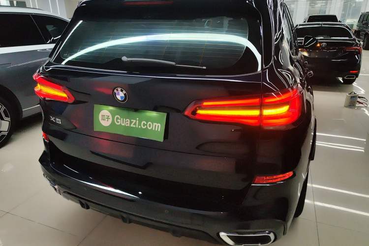 Used BMW X5 2020 xDrive40i M Sport Package Rear