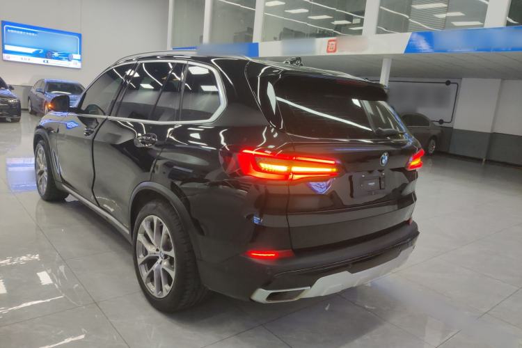 Used BMW X5 2020 xDrive30i X Design Package Rear Left 45 Deg