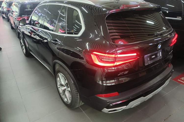Used BMW X5 2020 xDrive30i X Design Package Rear Left 45 Deg