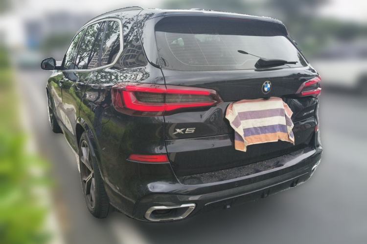 Used BMW X5 2020 xDrive40i Luxury Model with M Sport Package Rear Left 45 Deg