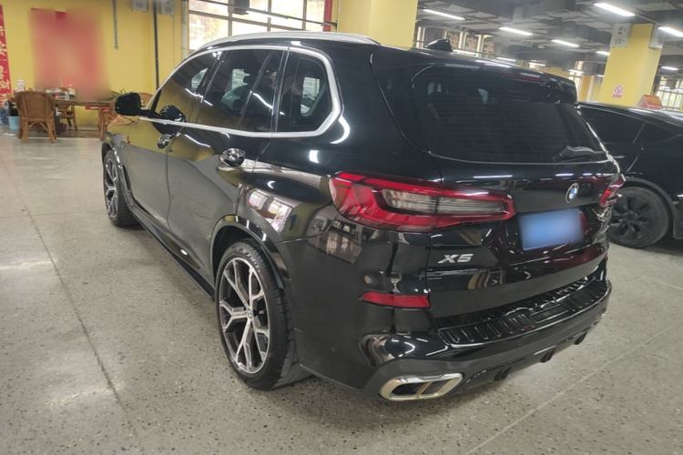 Used BMW X5 2020 xDrive40i Luxury Model with M Sport Package Rear Left 45 Deg