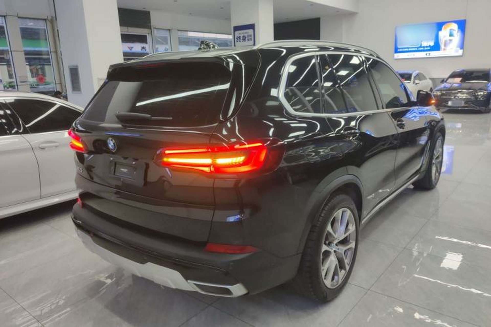 Used BMW X5 2020 xDrive30i X Design Package Rear Right 45 Deg