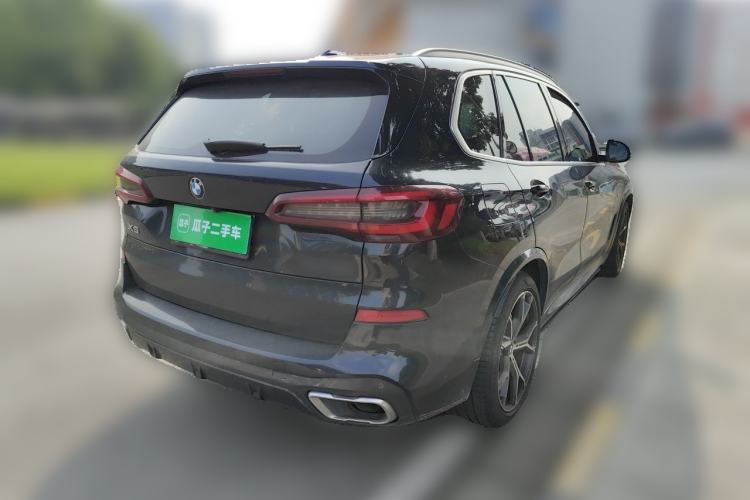 Used BMW X5 2020 xDrive40i Luxury Model with M Sport Package Rear Right 45 Deg