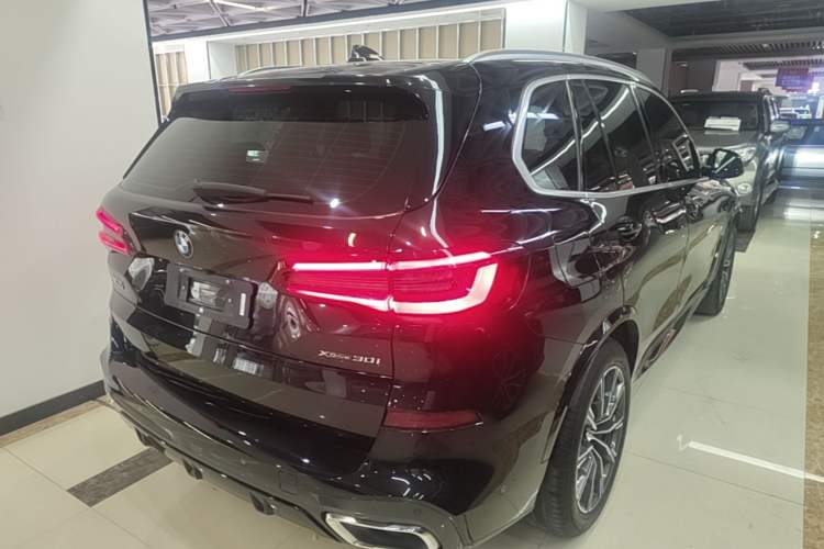 Used BMW X5 2020 xDrive30i M Sport Package Rear Right 45 Deg
