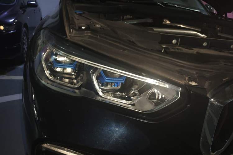 Used BMW X5 2020 xDrive40i M Sport Package Right Front Headlight