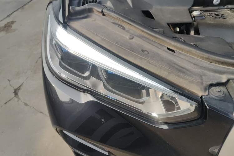 Used BMW X5 2020 xDrive40i Luxury Model with M Sport Package Right Front Headlight