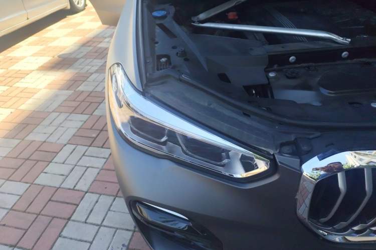 Used BMW X5 2020 xDrive40i Luxury Model with M Sport Package Right Front Headlight