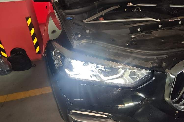 Used BMW X5  Right Front Headlight