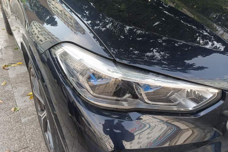 Used BMW X5 2020 xDrive40i Luxury Model with M Sport Package Right Front Headlight