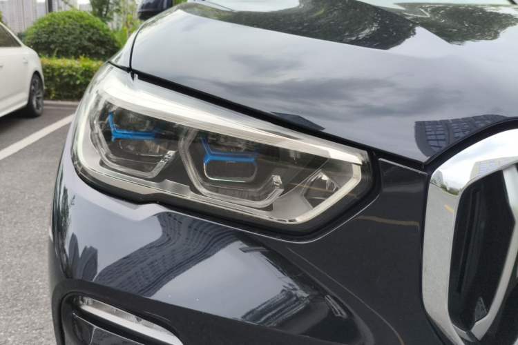 Used BMW X5 2020 xDrive40i M Sport Package Right Front Headlight