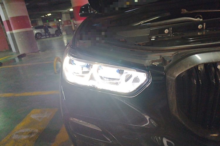 Used BMW X5 2020 xDrive40i Luxury Model with M Sport Package Right Front Headlight