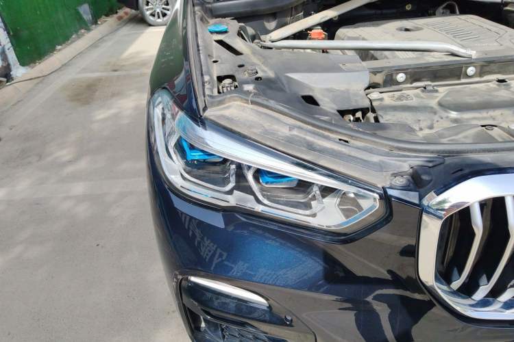 Used BMW X5 2020 xDrive40i Luxury Model with M Sport Package Right Front Headlight