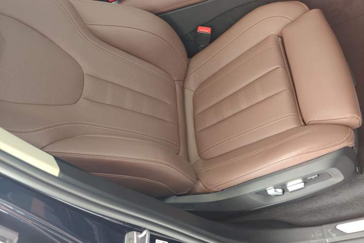 Used BMW X5 2020 xDrive30i M Sport Package Right Front Seat